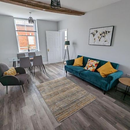31 High Street - Modern & Stylish 2-Bed Apartment - Inc Parking Husbands Bosworth Bagian luar foto