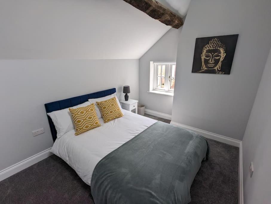 31 High Street - Modern & Stylish 2-Bed Apartment - Inc Parking Husbands Bosworth Bagian luar foto